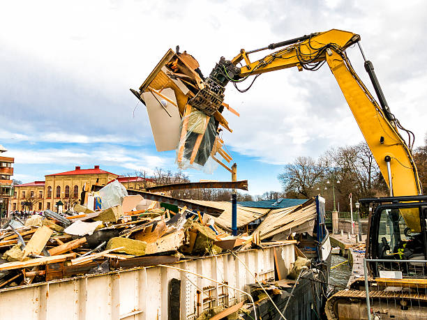 Best Yard Waste Removal  in Roseville, OH
